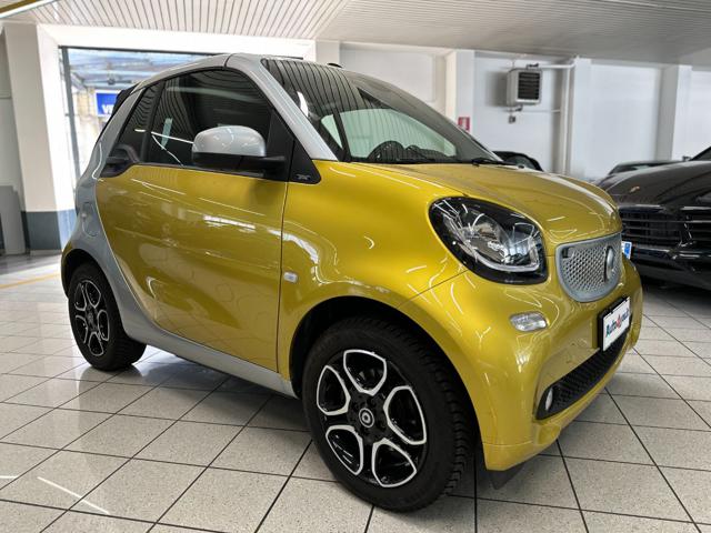 smart forTwo 0.9 Turbo Basis Prime Cabrio, del 2019, 15.628 km, in vendita a Monza (MB)