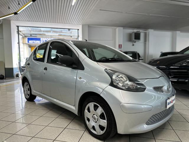 Toyota Aygo 1.0 12V VVT-i 5 porte Sol - NEOPATENTATO, del 2008, 89.990 km, in vendita a Monza (MB)