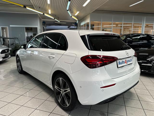 Mercedes-Benz A 180 Automatic Advanced - Luci ambiente - foto 4 di 4