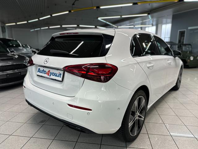 Mercedes-Benz A 180 Automatic Advanced - Luci ambiente - foto 3 di 4