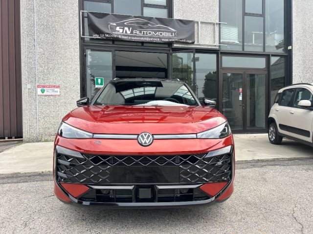 Volkswagen T-Roc 1.5 eTSI ACT 150 CV DSG R-Line - foto 3 di 4