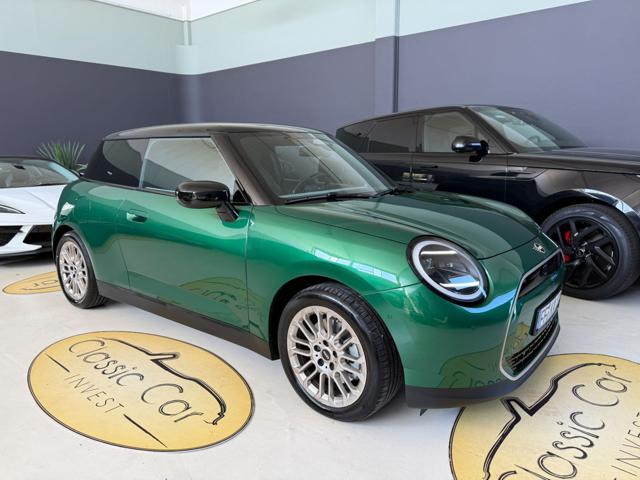 MINI Cooper E Cooper E Favoured BRITISH RACIG GREEN usato a MEDESANO