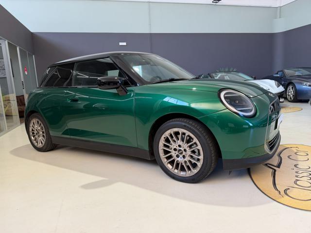 MINI Cooper E Cooper E Favoured BRITISH RACIG GREEN, del 2025, 8.900 km, in vendita a Medesano (PR)