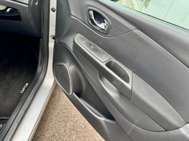 Renault Captur 0.9 TCe 12V 90 CV Start&Stop Life usato a CASTELLAMMARE DI STABIA