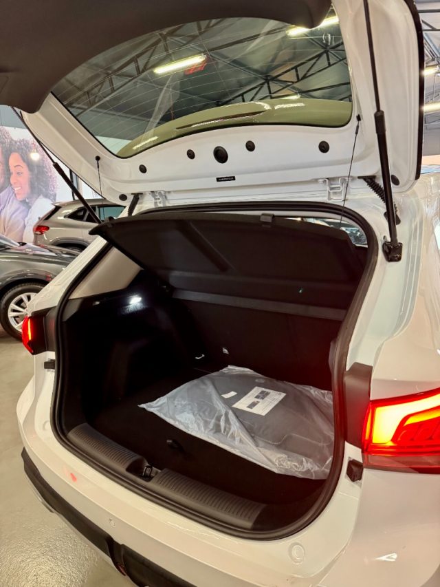 MG ZS Hybrid+ Luxury, in vendita a Castellammare Di Stabia (NA)