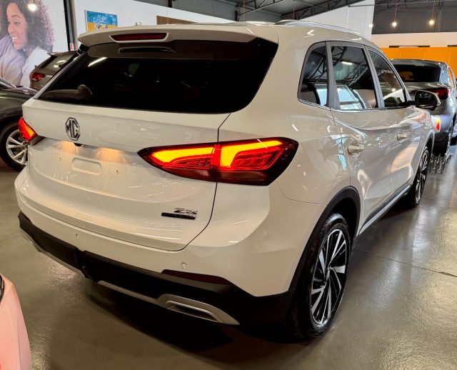 MG ZS Hybrid+ Luxury - foto 3 di 4