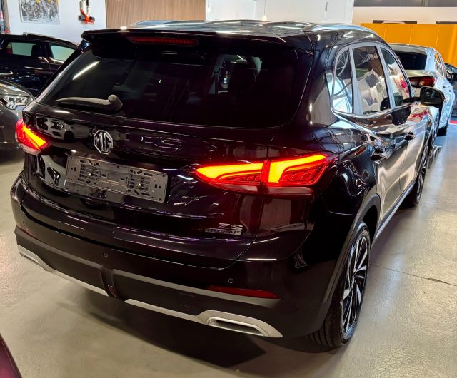 MG ZS Hybrid+ Luxury - foto 3 di 4