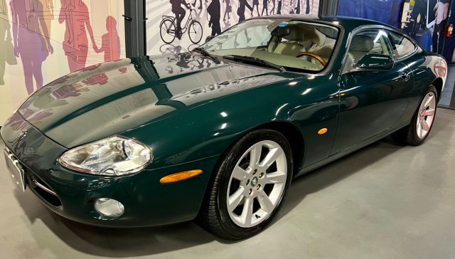 Jaguar XK8 4.2 Coupé usato a CASTELLAMMARE DI STABIA