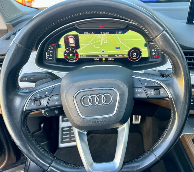 Audi Q7 3.0 TDI 272 CV quattro tiptronic Business Plus, del 2015, 162.926 km, in vendita a Castellammare Di Stabia (NA)