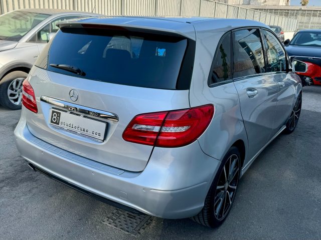 Mercedes-Benz B 200 CDI BlueEFFICIENCY Premium - foto 4 di 4