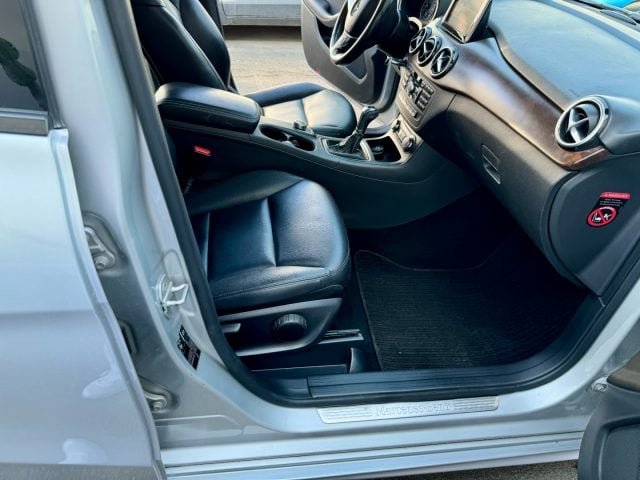 Mercedes-Benz B 200 CDI BlueEFFICIENCY Premium, del 2012, 234.497 km, in vendita a Castellammare Di Stabia (NA)