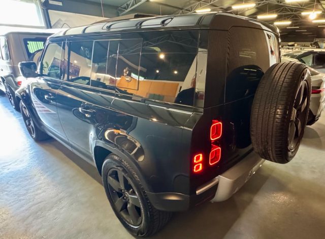 Land Rover Defender 110 3.0D I6 250 CV AWD Auto SE - foto 2 di 4