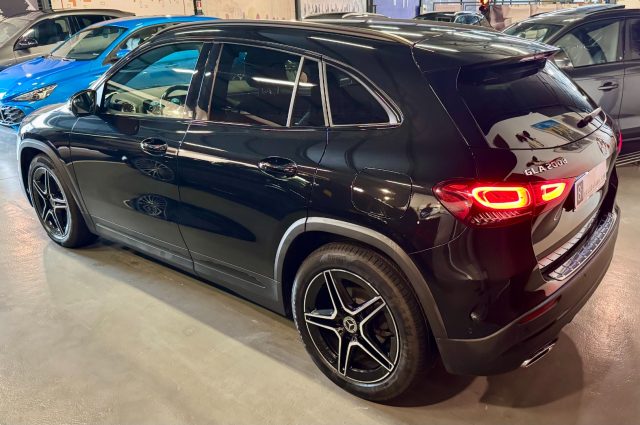 Mercedes-Benz GLA 200 d Automatic Premium - foto 2 di 4