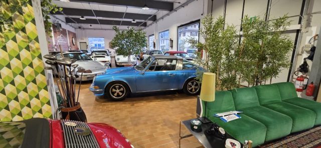 Porsche 911 2400 targa usato a VERTOVA