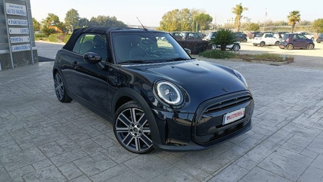 MINI Mini 1.5 Cooper Yours Cabrio, del 2023, 27.200 km, in vendita a Pastorano (CE)