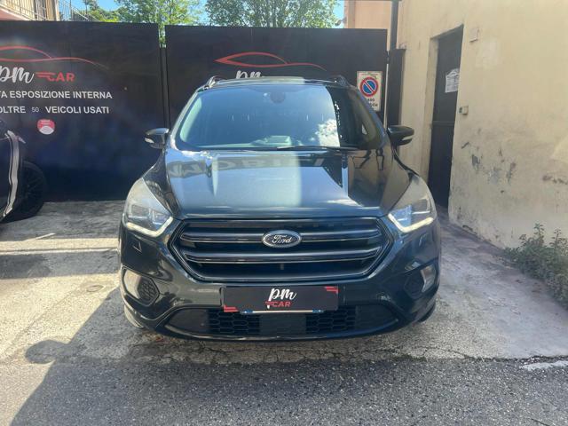 Ford Kuga 1.5 TDCI 120 CV S&S 2WD ST-Line - foto 2 di 4