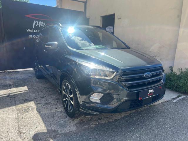 Ford Kuga 1.5 TDCI 120 CV S&S 2WD ST-Line - foto 3 di 4