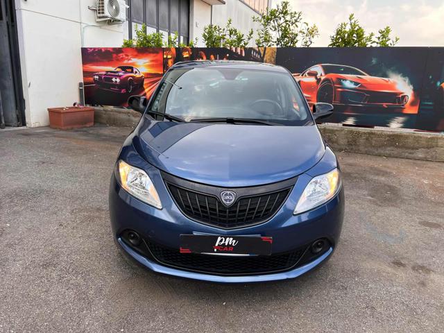Lancia Ypsilon 1.0 FireFly 5 porte S&S Hybrid Silver - foto 3 di 4