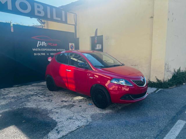 Lancia Ypsilon 1.0 69 CV 5 porte S&S Fire Fly Ecochic - foto 3 di 4