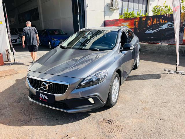 Volvo V40 Cross Country D2 Business, del 2017, 125.000 km, in vendita a Collegno (TO)