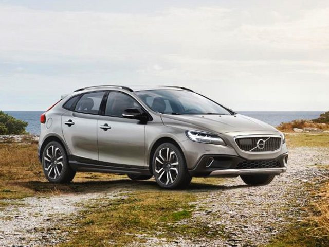 Volvo V40 Cross Country D2 Business usato a COLLEGNO