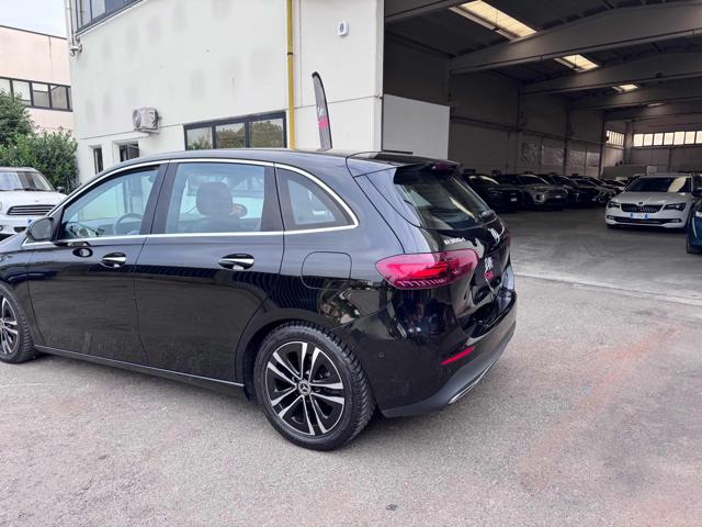 Mercedes-Benz B 180 d Automatic AMG Line Premium - foto 3 di 4