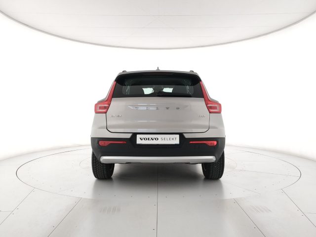 Volvo XC40 B3 automatico Essential - foto 4 di 4