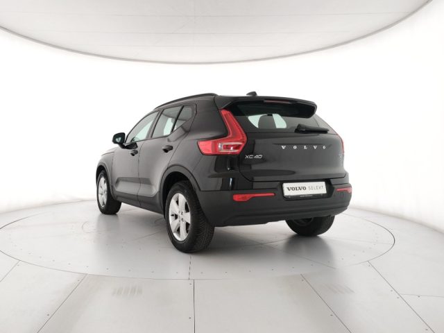 Volvo XC40 T2 Geartronic Momentum - foto 3 di 4