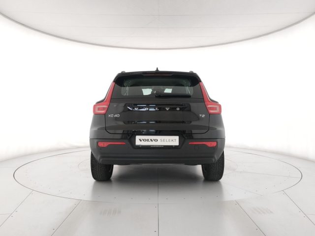 Volvo XC40 T2 Geartronic Momentum - foto 4 di 4