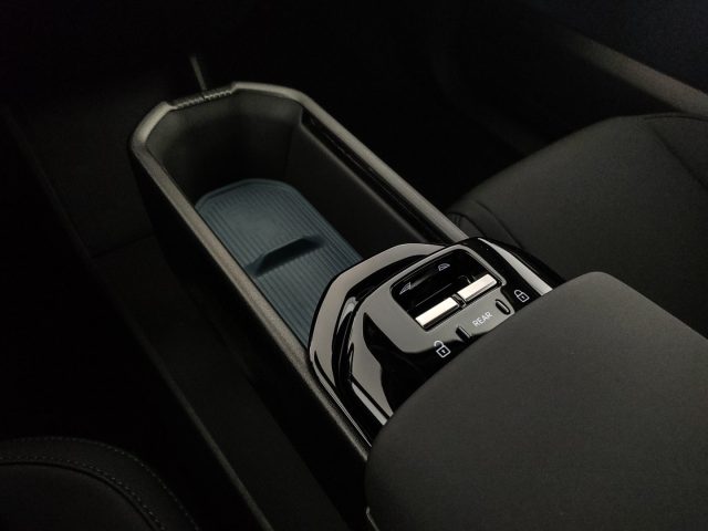 Volvo EX30 P5 Essential - Autocarro nuovo a MODENA