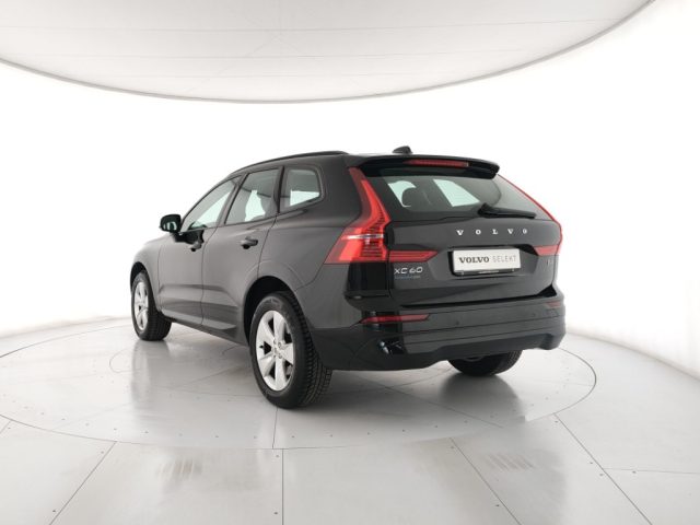 Volvo XC60 B4 (d) automatico Momentum - Autocarro - foto 3 di 4