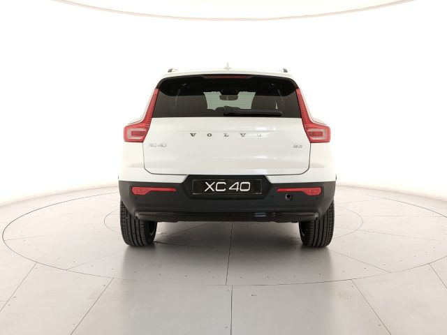 Volvo XC40 B3 automatico Plus Dark - Pronta Consegna - foto 4 di 4