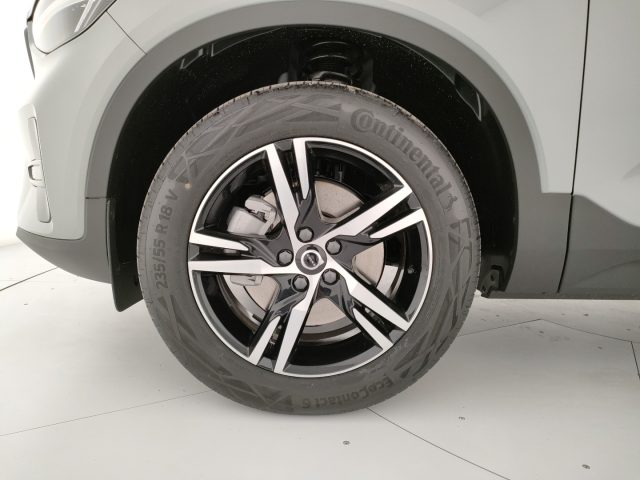 Volvo XC40 B3 automatico Plus Dark - Autocarro nuovo a MODENA