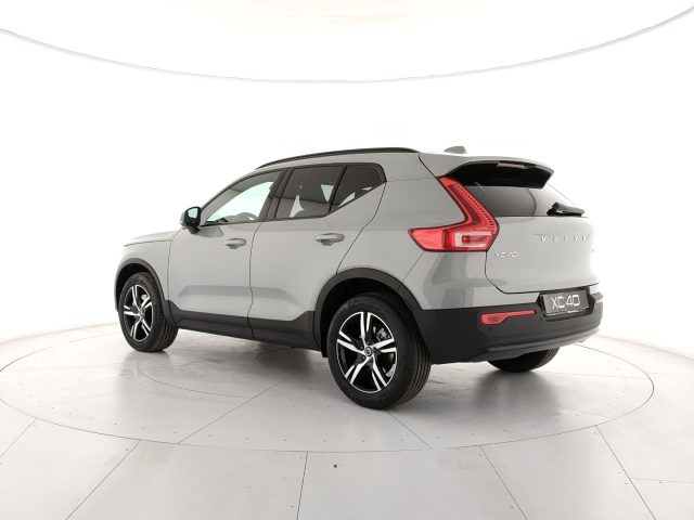 Volvo XC40 B3 automatico Plus Dark - Autocarro - foto 3 di 4