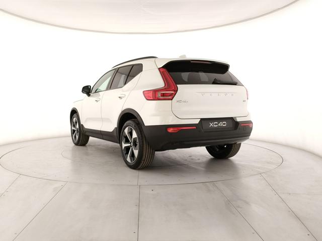 Volvo XC40 B3 automatico Plus Dark - foto 3 di 4