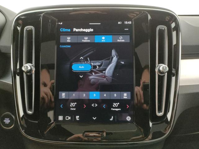 Volvo XC40 B3 automatico Plus Dark - Autocarro - foto 3 di 4