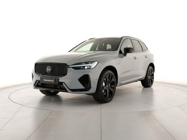 Volvo XC60 T6 Plug-in AWD automatico Ultra Black Edition - foto 2 di 4