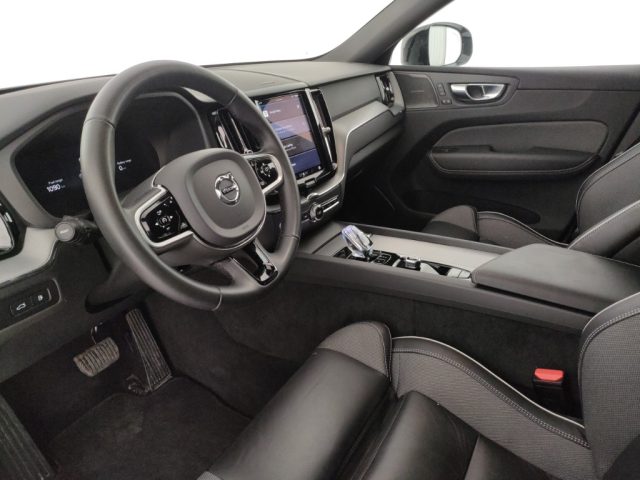 Volvo XC60 T6 Plug-in hybrid AWD automatico Plus Dark - foto 4 di 4