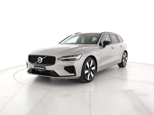 Volvo V60 T6 Plug-in Hybrid AWD automatico Ultra Dark - foto 2 di 4