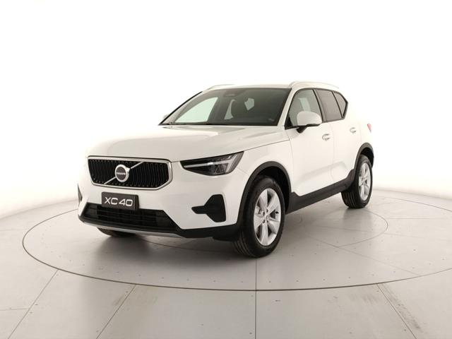Volvo XC40 B3 automatico Core - foto 2 di 4