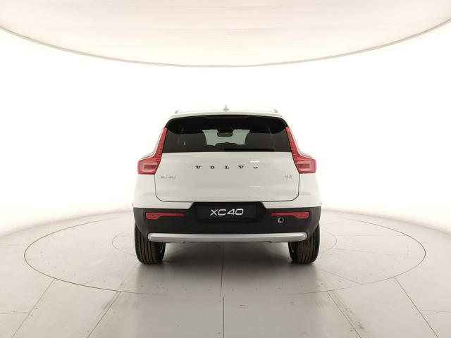 Volvo XC40 B3 automatico Core - foto 4 di 4