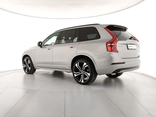 Volvo XC90 T8 Plug-in Hybrid AWD automatico 7p Ultra Dark - foto 3 di 4