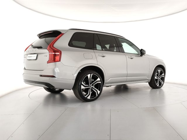 Volvo XC90 T8 Plug-in Hybrid AWD automatico 7p Ultra Dark - foto 4 di 4