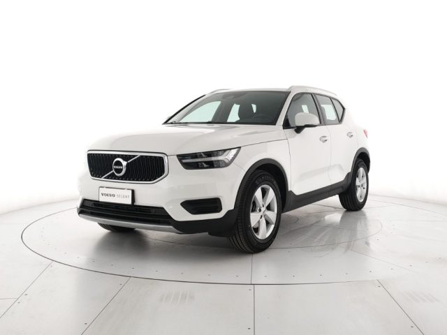 Volvo XC40 T3 Momentum - foto 2 di 4