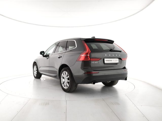 Volvo XC60 B4 (d) AWD Geartronic Momentum Pro - foto 3 di 4