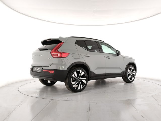 Volvo XC40 B3 automatico Ultra Dark - Autocarro N1 - foto 4 di 4