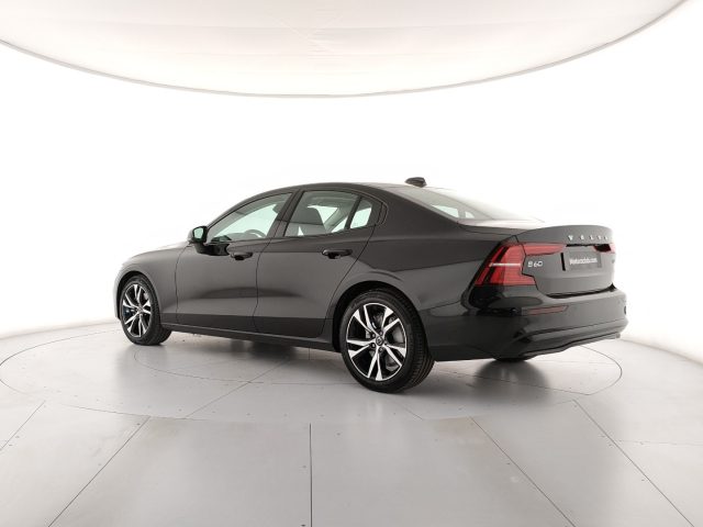 Volvo S60 B4 automatico Plus Dark - KM0 - foto 3 di 4