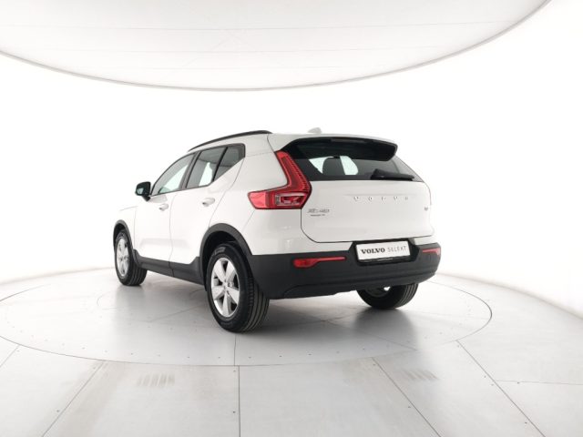Volvo XC40 T2 Geartronic Momentum Core - foto 4 di 4