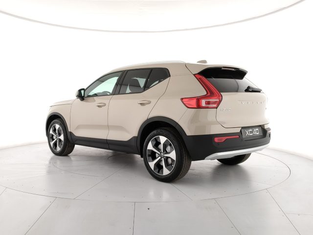 Volvo XC40 B3 automatico Core - Autocarro - foto 3 di 4