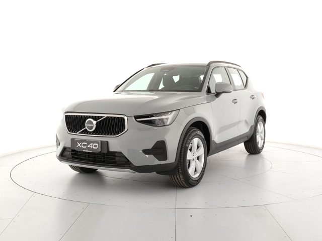 Volvo XC40 B3 automatico Essential - Autocarro - foto 2 di 4